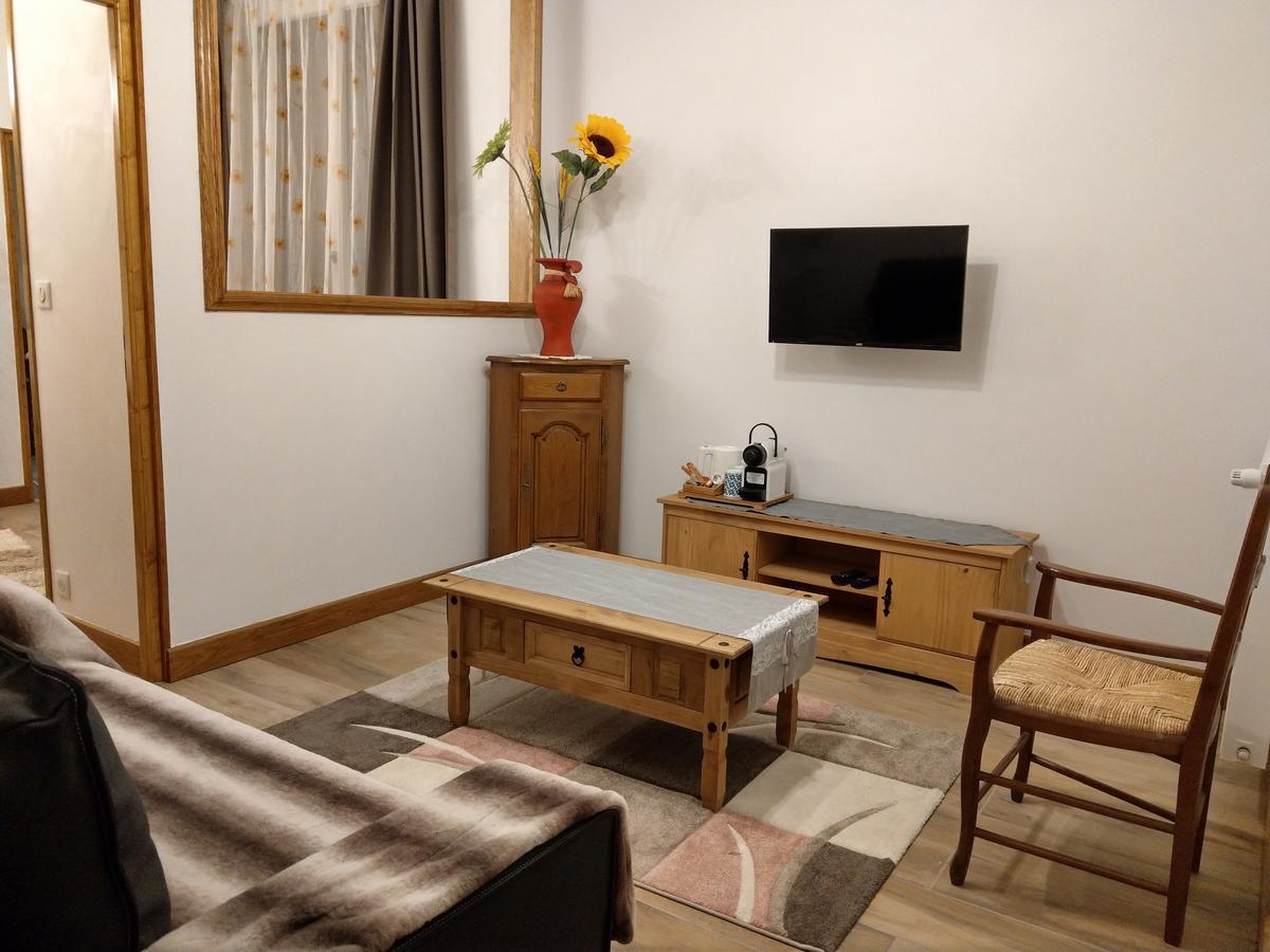 Les Chambres D'Hotes De La Frissonnette Auzelles Εξωτερικό φωτογραφία