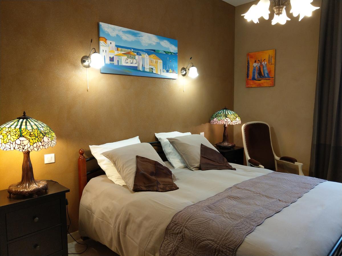 Les Chambres D'Hotes De La Frissonnette Auzelles Εξωτερικό φωτογραφία
