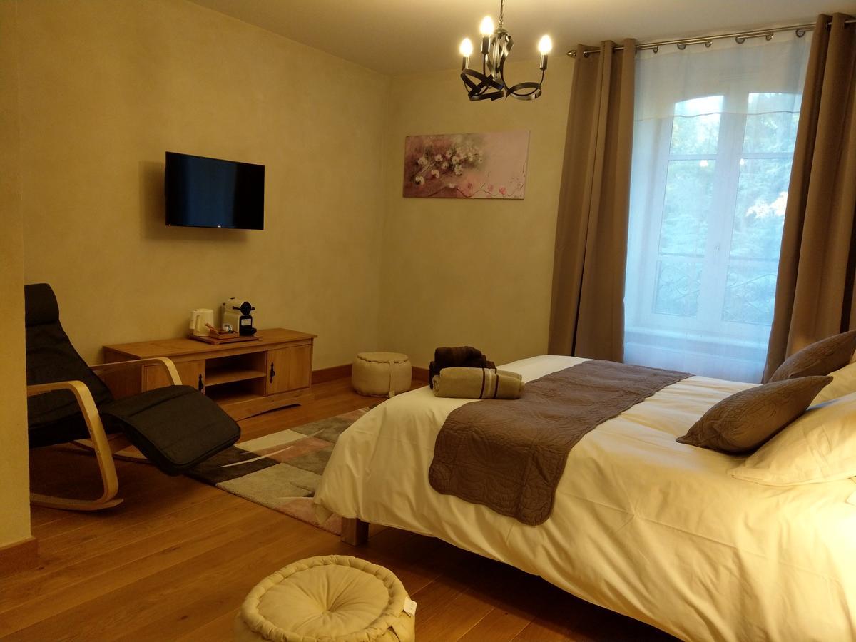 Les Chambres D'Hotes De La Frissonnette Auzelles Εξωτερικό φωτογραφία