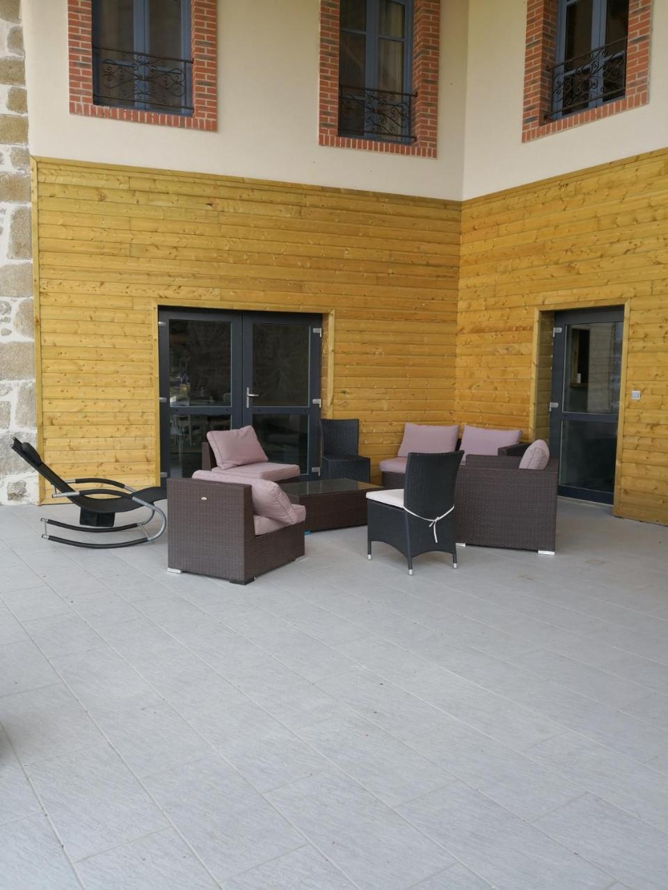 Les Chambres D'Hotes De La Frissonnette Auzelles Εξωτερικό φωτογραφία