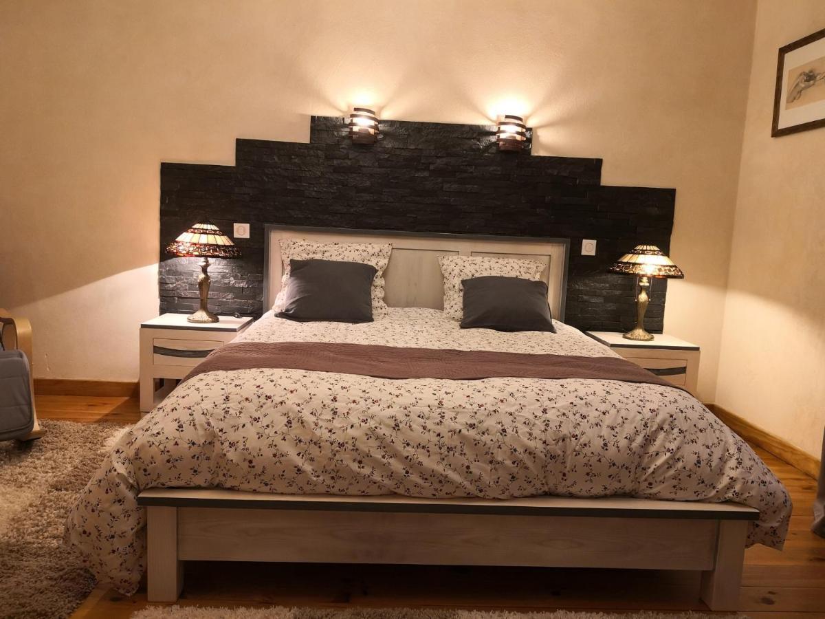 Les Chambres D'Hotes De La Frissonnette Auzelles Εξωτερικό φωτογραφία