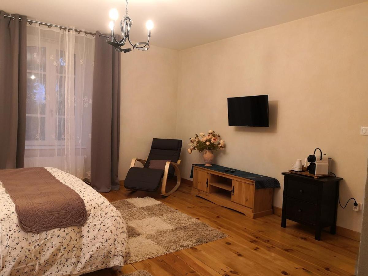 Les Chambres D'Hotes De La Frissonnette Auzelles Εξωτερικό φωτογραφία